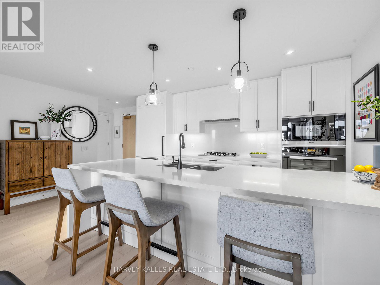 605 - 1 Strathgowan Avenue, Toronto, Ontario  M4N 0B3 - Photo 10 - C13760522