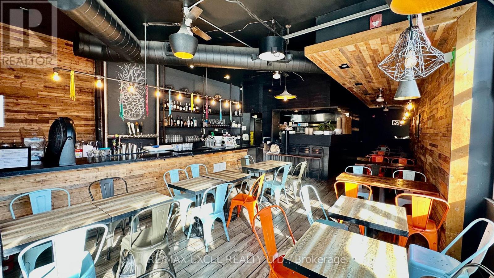 252 Carlton Street, Toronto, Ontario  M5A 2L3 - Photo 3 - C13760536