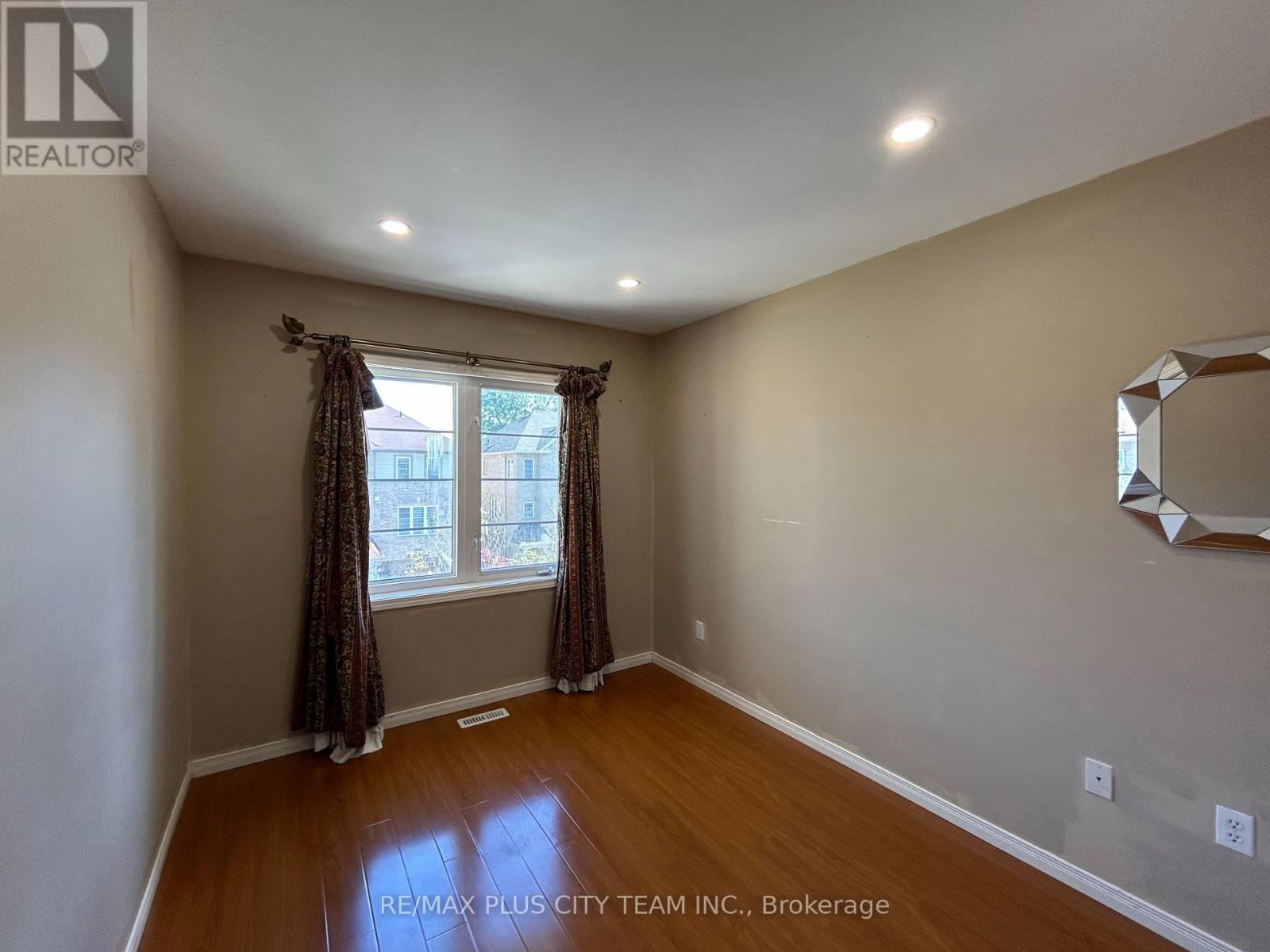 10 Cullcastle Street W, Ajax, Ontario  L1S 0A9 - Photo 12 - E13760172