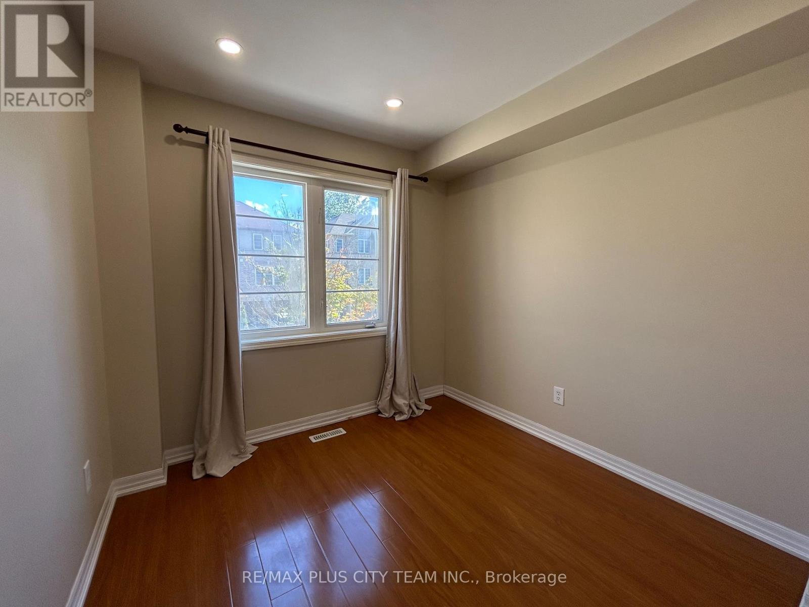 10 Cullcastle Street W, Ajax, Ontario  L1S 0A9 - Photo 15 - E13760172