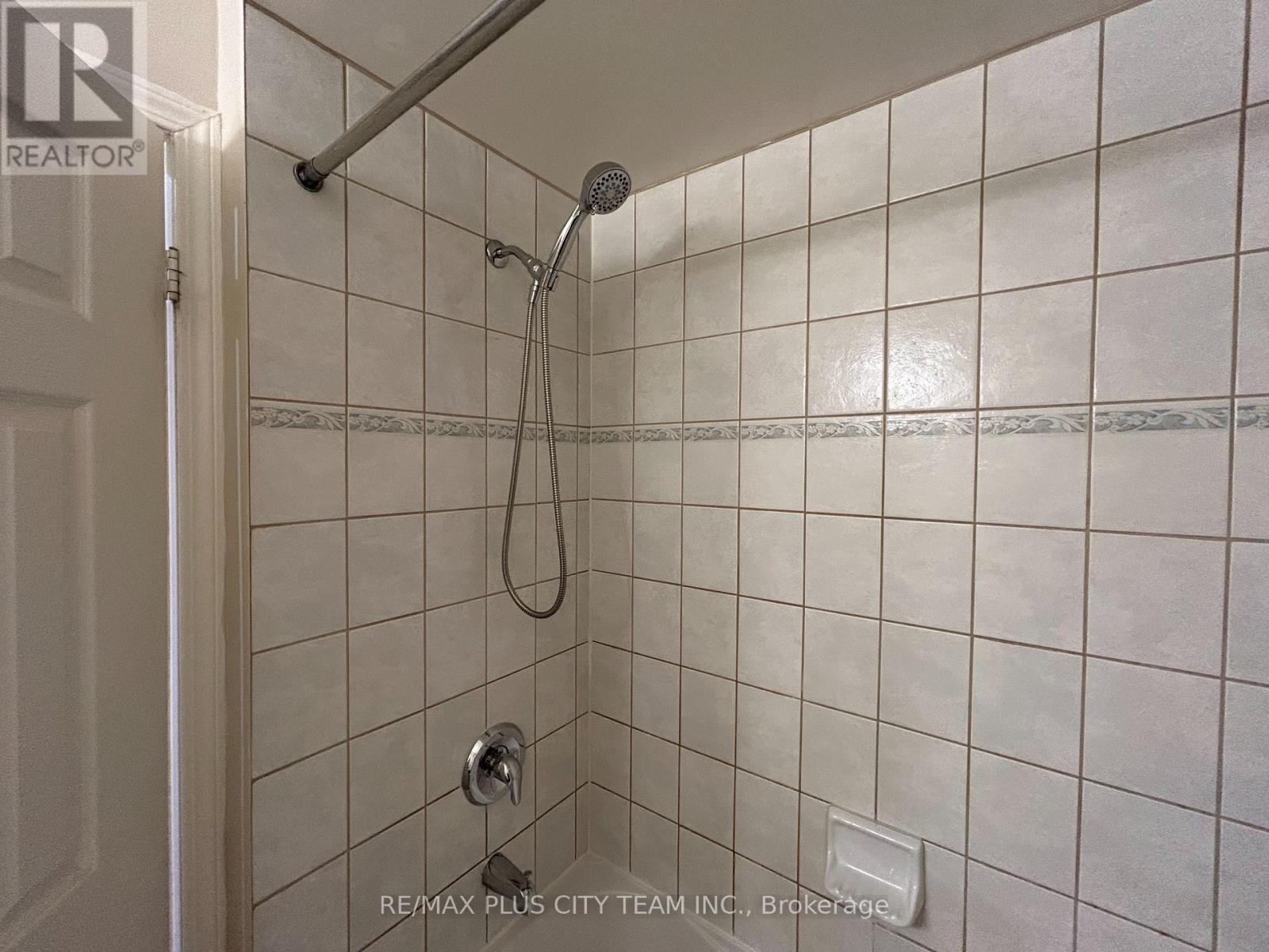 10 Cullcastle Street W, Ajax, Ontario  L1S 0A9 - Photo 24 - E13760172