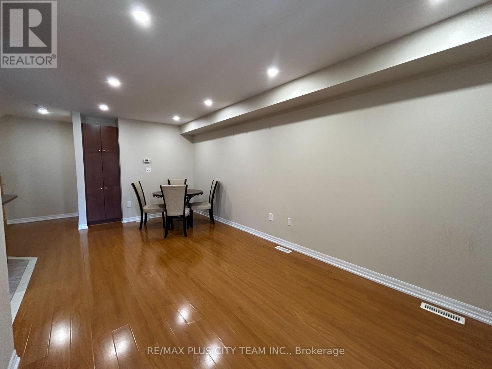 10 Cullcastle Street W, Ajax, Ontario  L1S 0A9 - Photo 3 - E13760172
