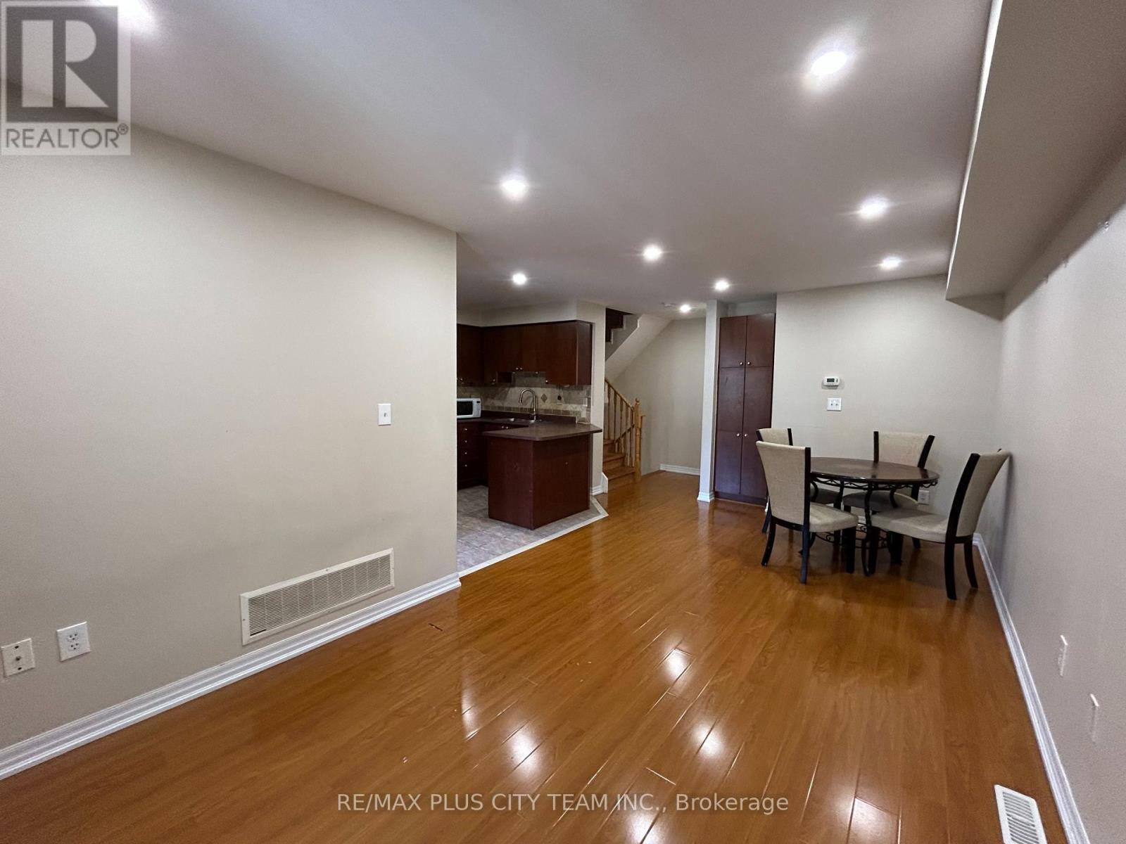 10 Cullcastle Street W, Ajax, Ontario  L1S 0A9 - Photo 4 - E13760172