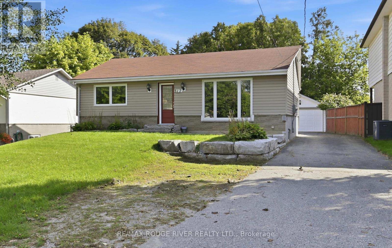 517 Kent Street, Whitby, Ontario  L1N 4Y8 - Photo 1 - E13760234