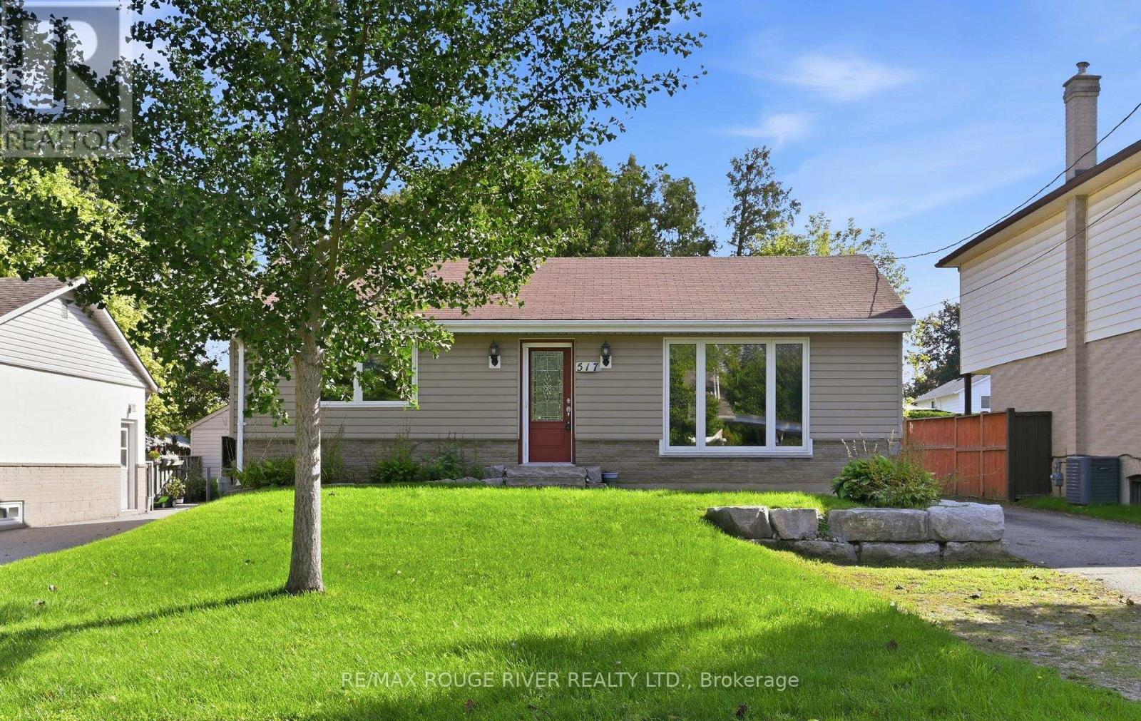 517 Kent Street, Whitby, Ontario  L1N 4Y8 - Photo 2 - E13760234