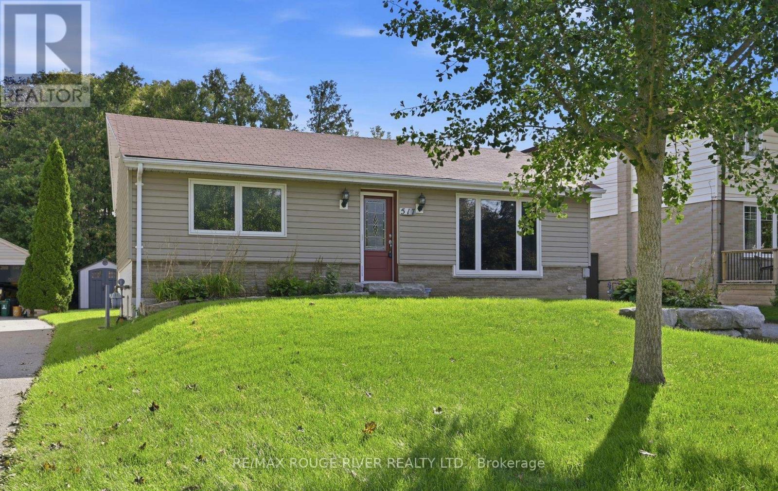 517 Kent Street, Whitby, Ontario  L1N 4Y8 - Photo 3 - E13760234