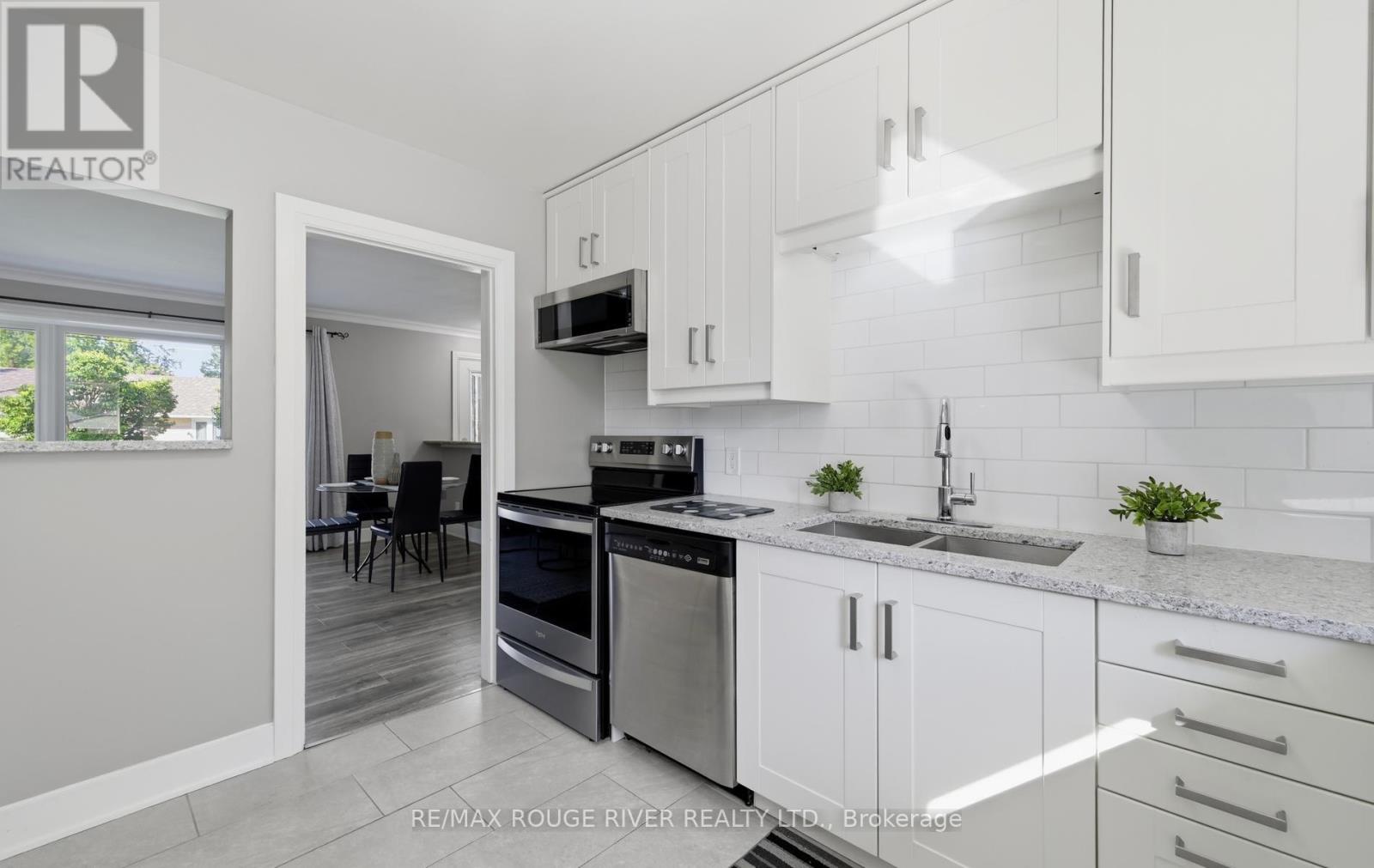 517 Kent Street, Whitby, Ontario  L1N 4Y8 - Photo 6 - E13760234