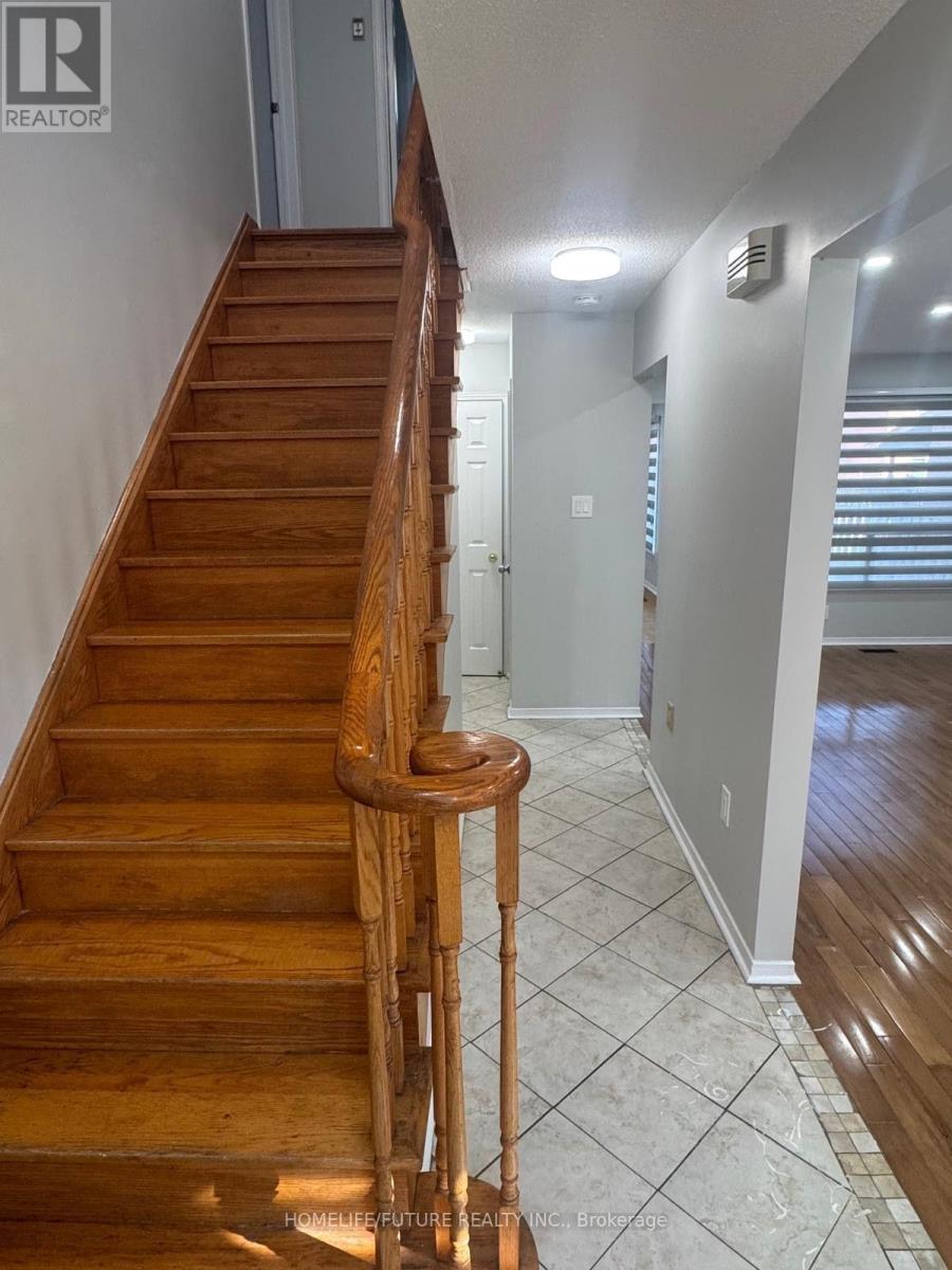 74 Parade Square, Toronto, Ontario  M1C 3T6 - Photo 2 - E13760344