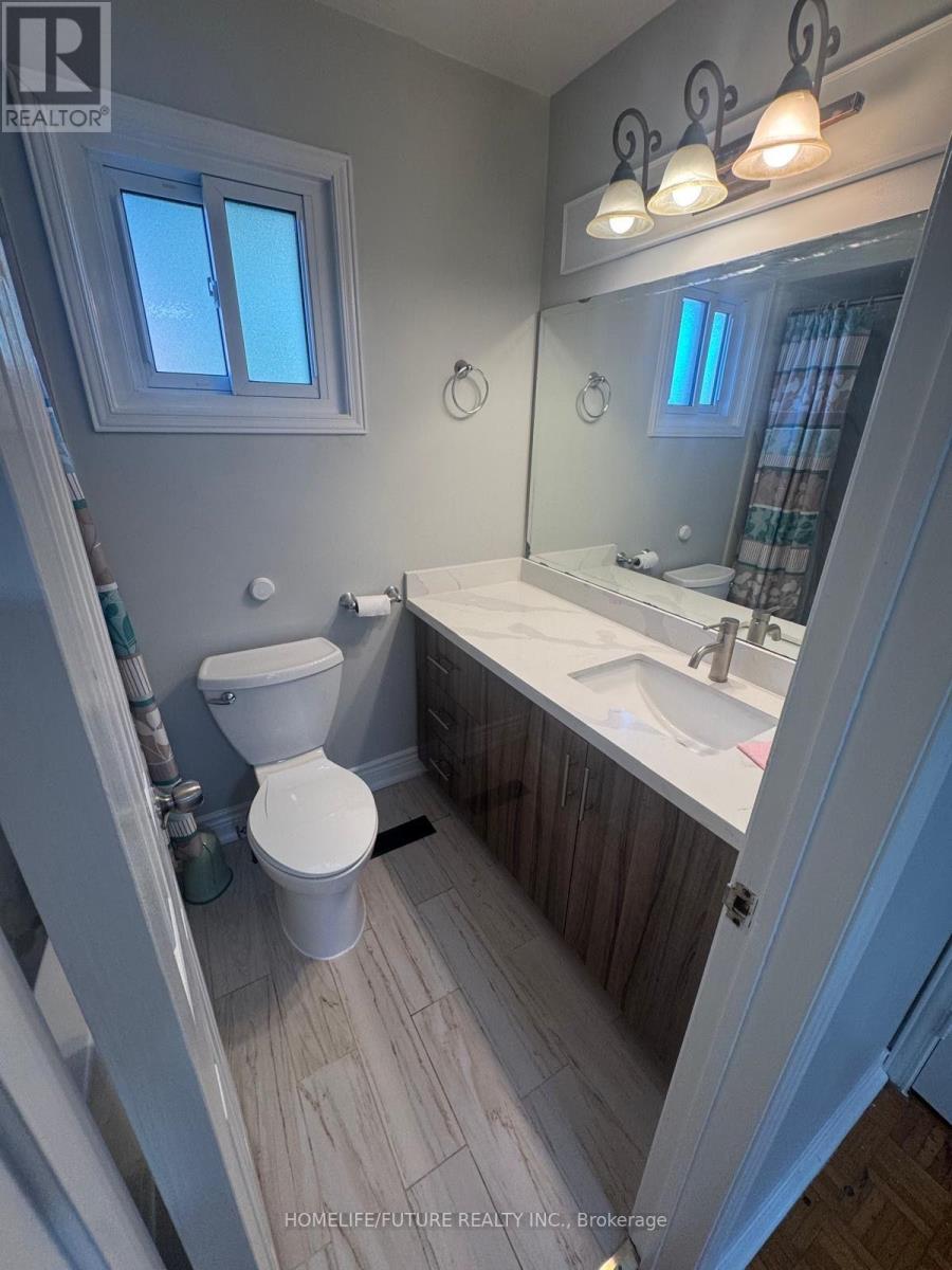 74 Parade Square, Toronto, Ontario  M1C 3T6 - Photo 3 - E13760344