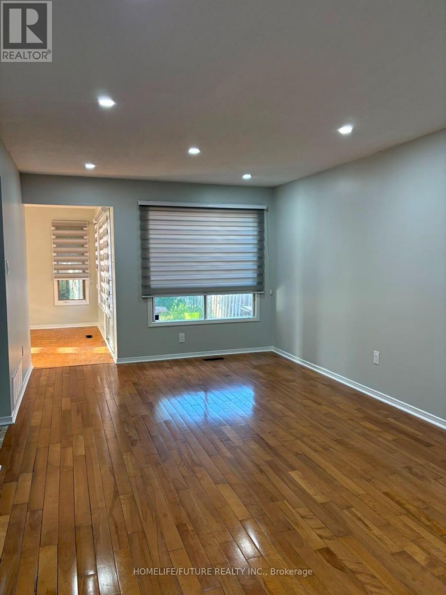 74 Parade Square, Toronto, Ontario  M1C 3T6 - Photo 8 - E13760344