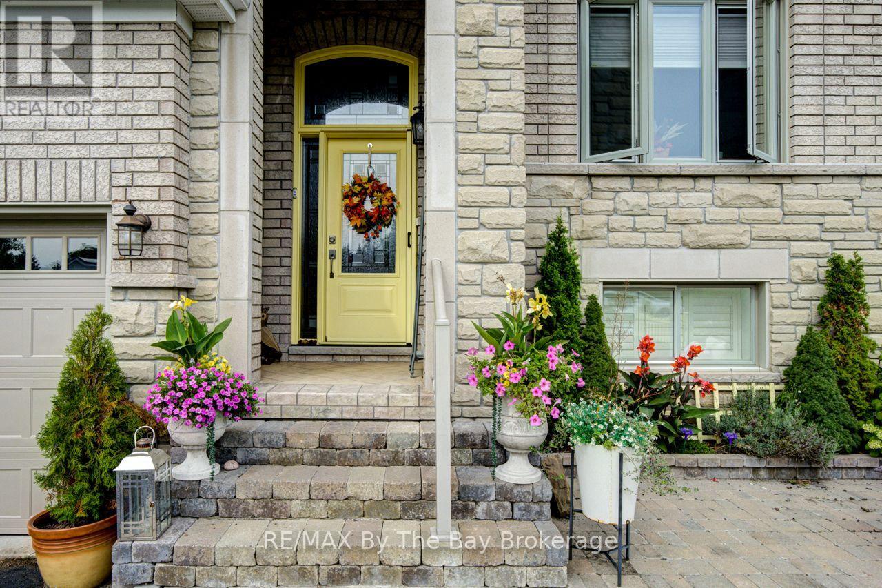 9 Cranberry Heights, Wasaga Beach, Ontario  L9Z 1M9 - Photo 2 - S13760446