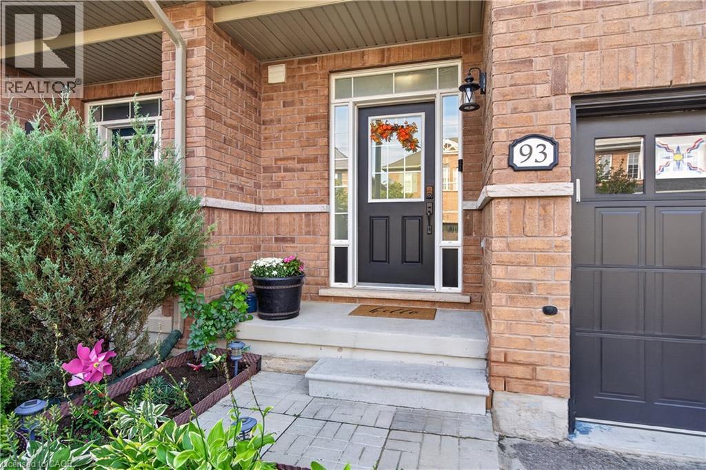 651 Farmstead Drive Unit# 93, Milton, Ontario  L9T 7W2 - Photo 2 - 40860992