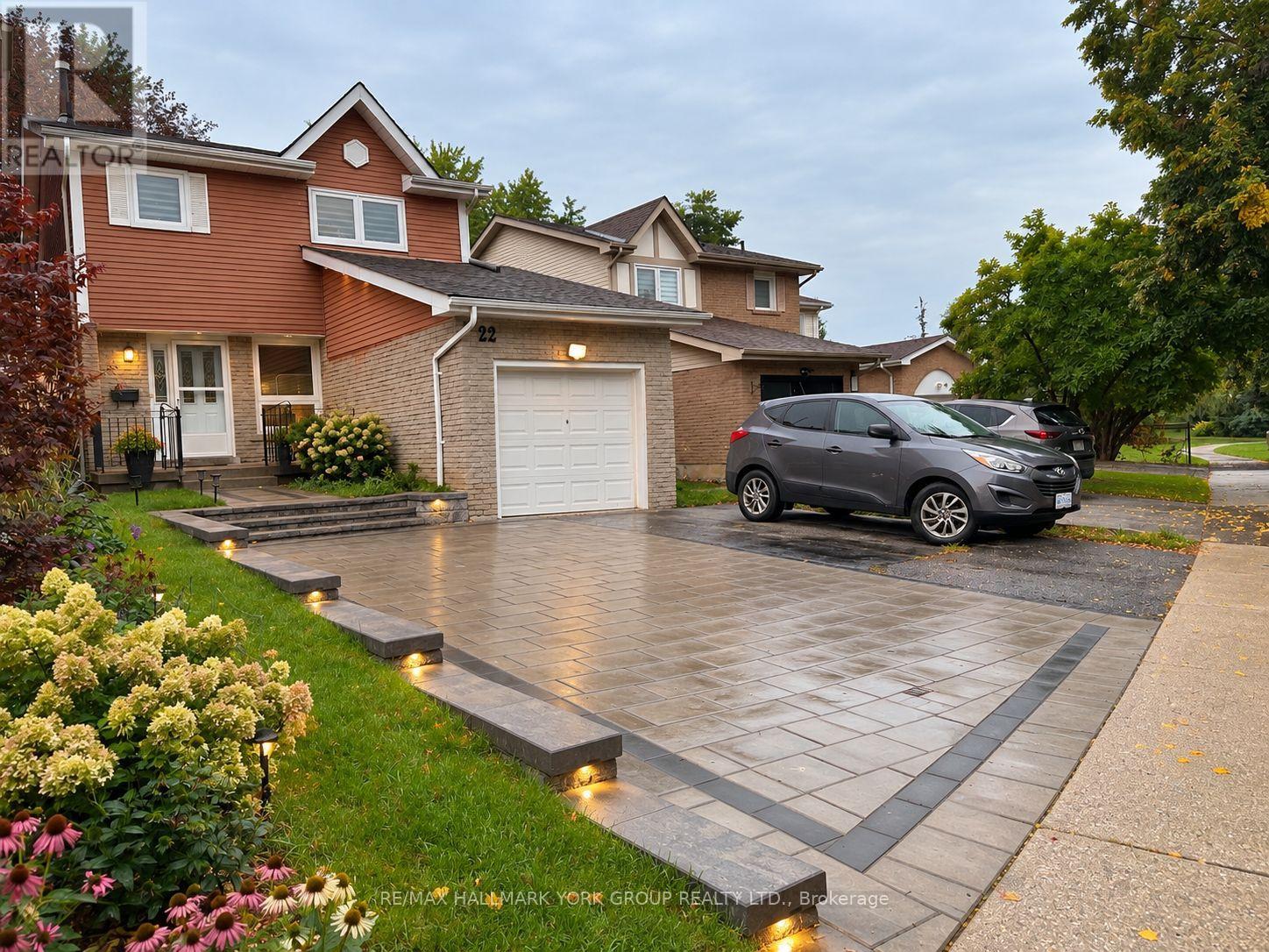 STUDIO - 22 THORNE LANE, markham (aileen-willowbrook), Ontario