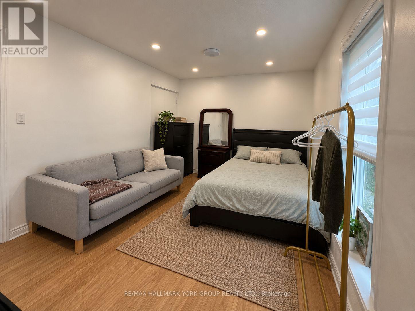 Studio - 22 Thorne Lane, Markham (Aileen-Willowbrook), Ontario  L3T 5K5 - Photo 2 - N13760254
