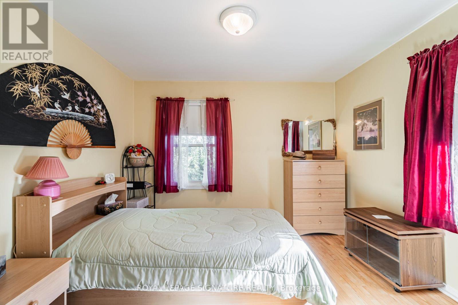 15 Kemp Square, Toronto, Ontario  M6M 2V5 - Photo 16 - W13759988