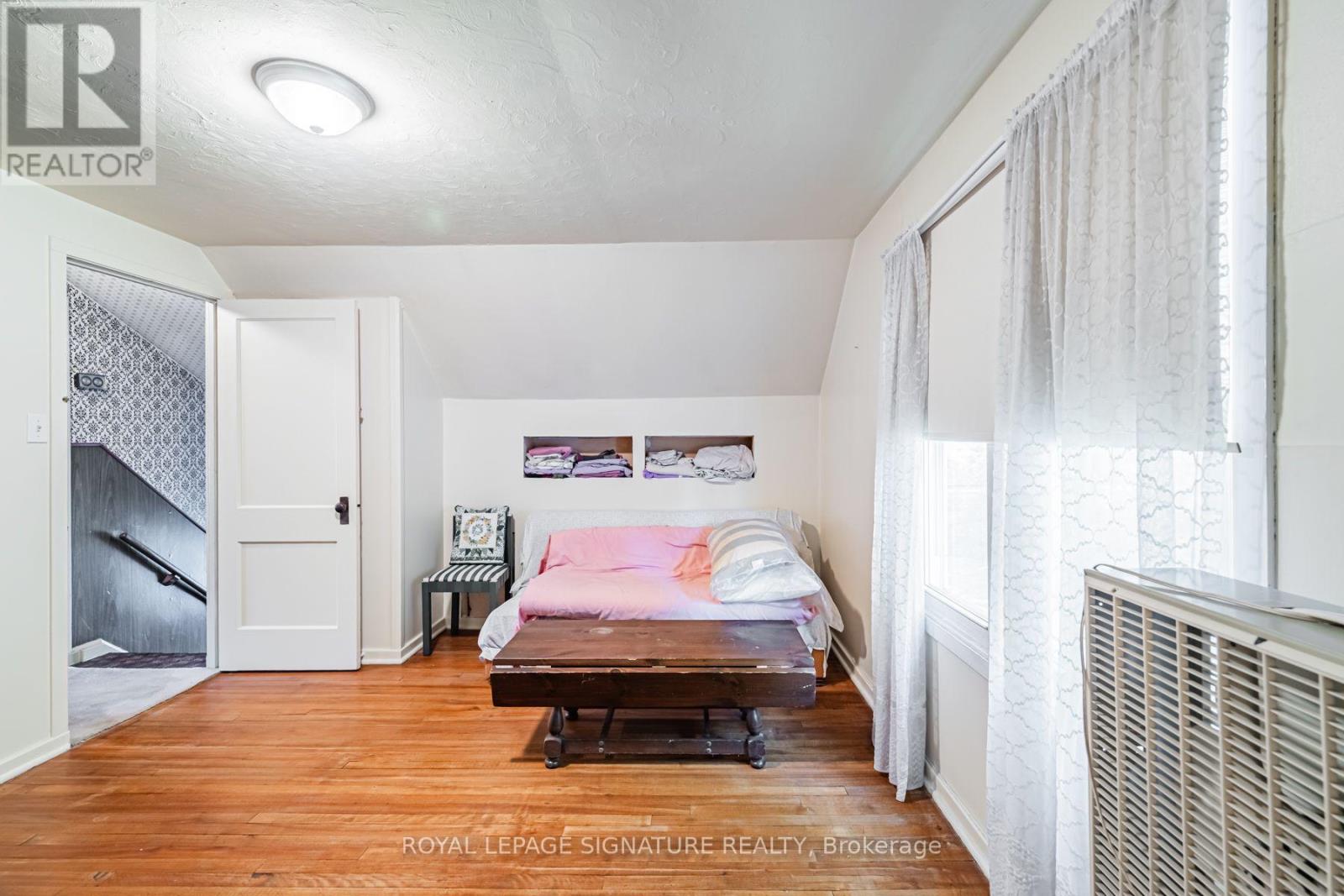 15 Kemp Square, Toronto, Ontario  M6M 2V5 - Photo 23 - W13759988