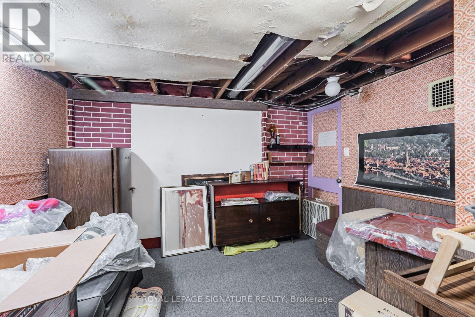 15 Kemp Square, Toronto, Ontario  M6M 2V5 - Photo 25 - W13759988