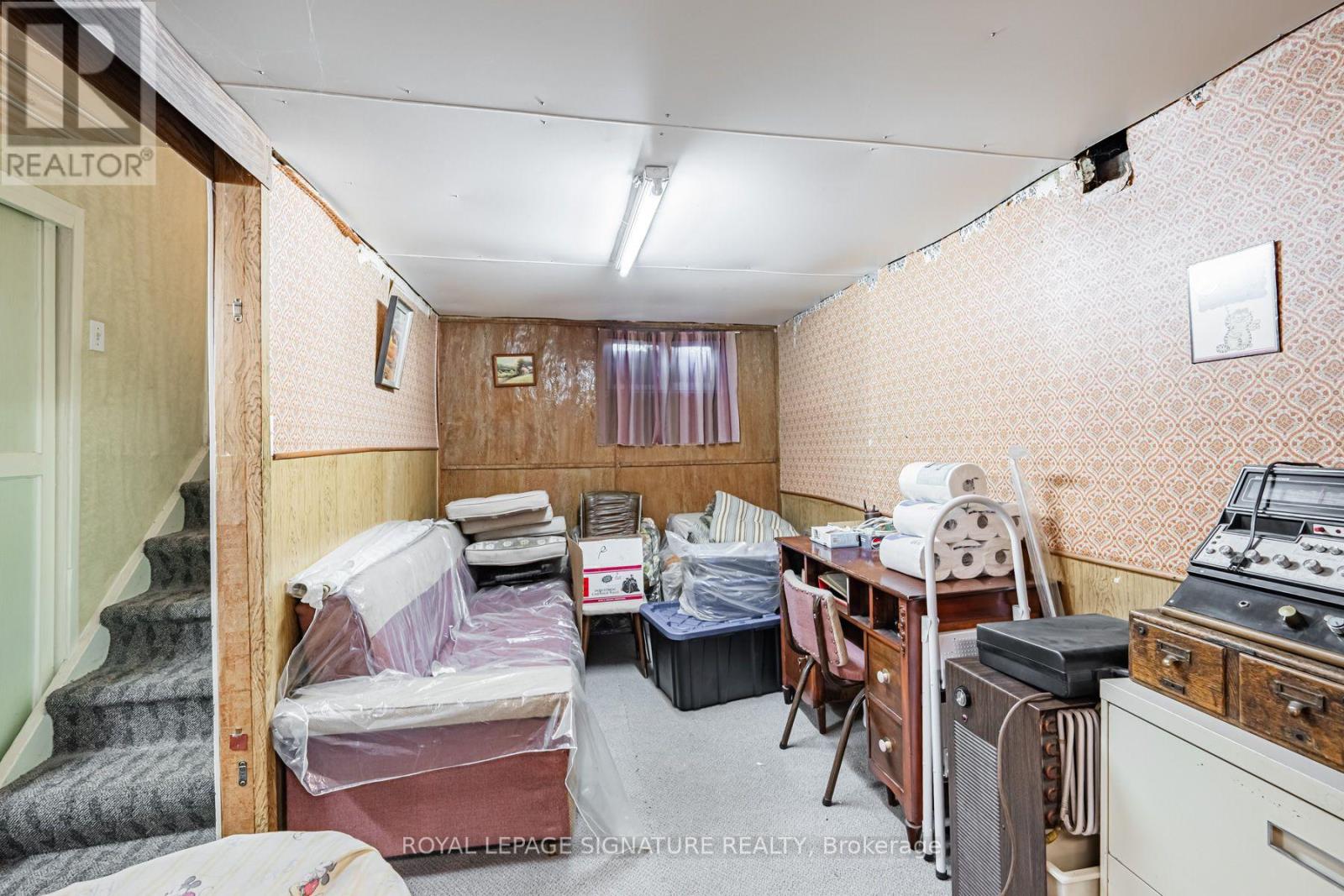 15 Kemp Square, Toronto, Ontario  M6M 2V5 - Photo 26 - W13759988