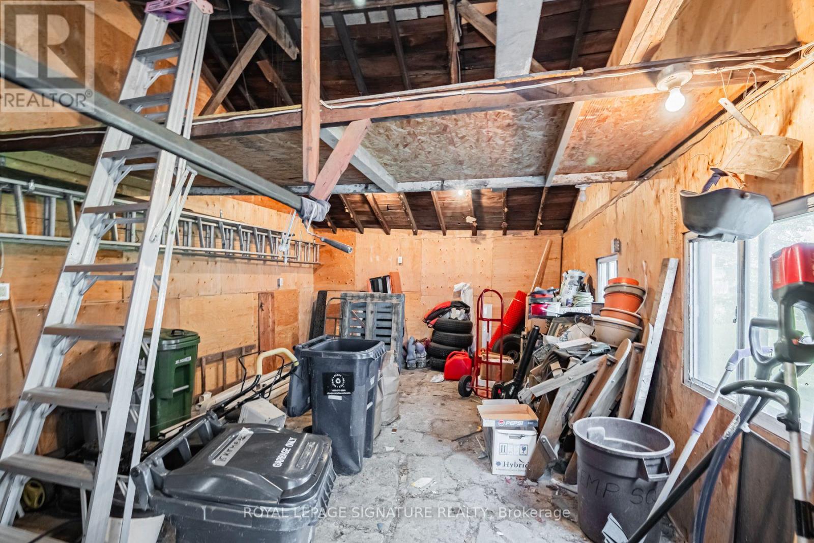 15 Kemp Square, Toronto, Ontario  M6M 2V5 - Photo 33 - W13759988