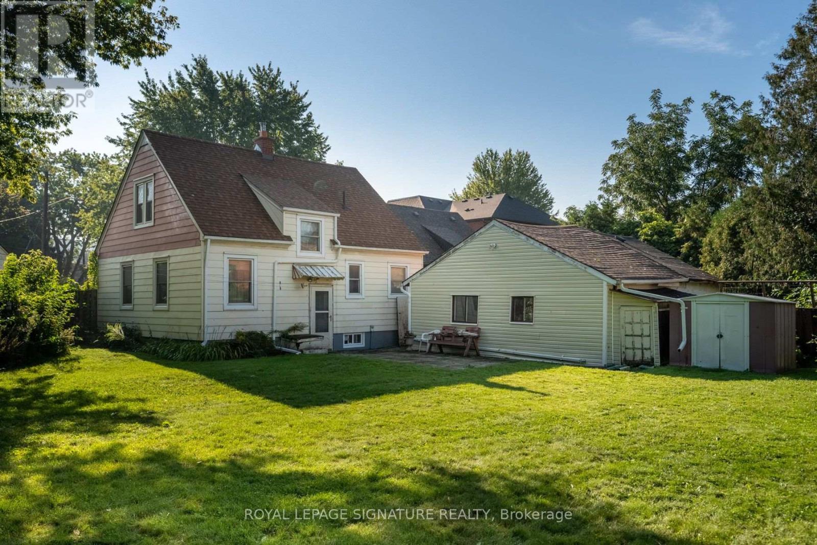 15 Kemp Square, Toronto, Ontario  M6M 2V5 - Photo 36 - W13759988