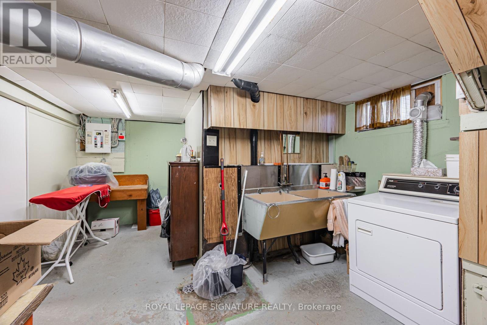 15 Kemp Square, Toronto, Ontario  M6M 2V5 - Photo 30 - W13759988