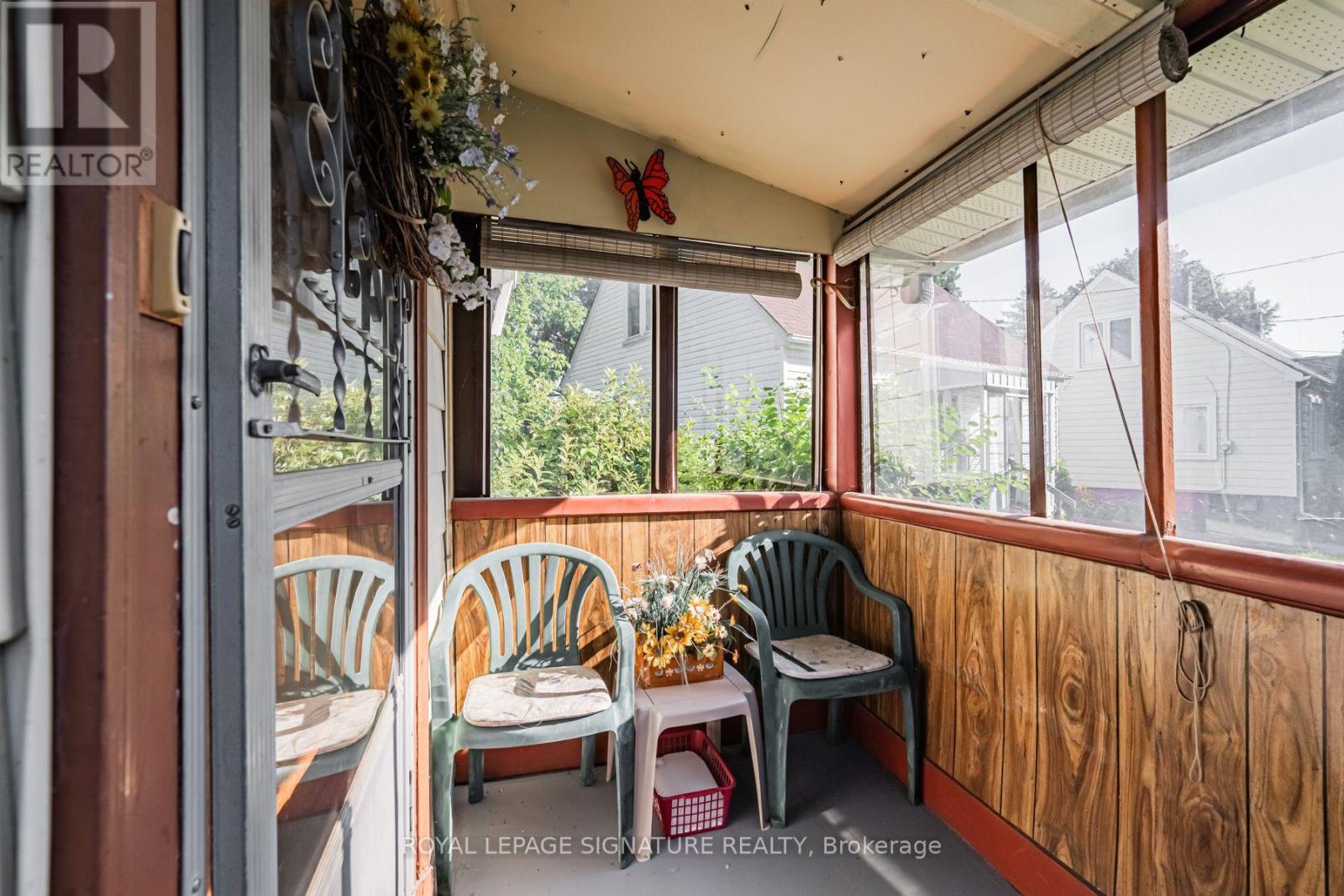 15 Kemp Square, Toronto, Ontario  M6M 2V5 - Photo 32 - W13759988