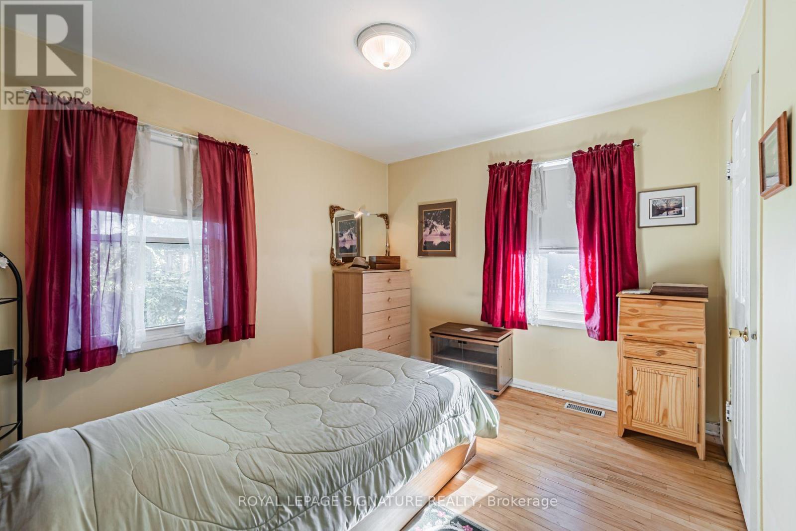 15 Kemp Square, Toronto, Ontario  M6M 2V5 - Photo 15 - W13759988