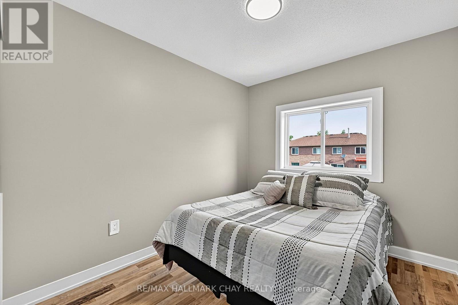 16 Buggs Gate, Barrie, Ontario  L4M 7A9 - Photo 12 - S13760252
