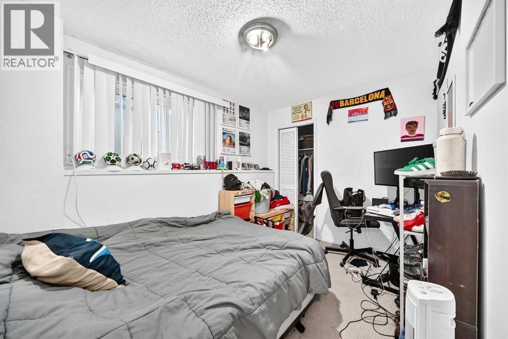 7726 & 7728 34 Avenue NW, Calgary, Alberta  T3B 1N6 - Photo 44 - A2341586
