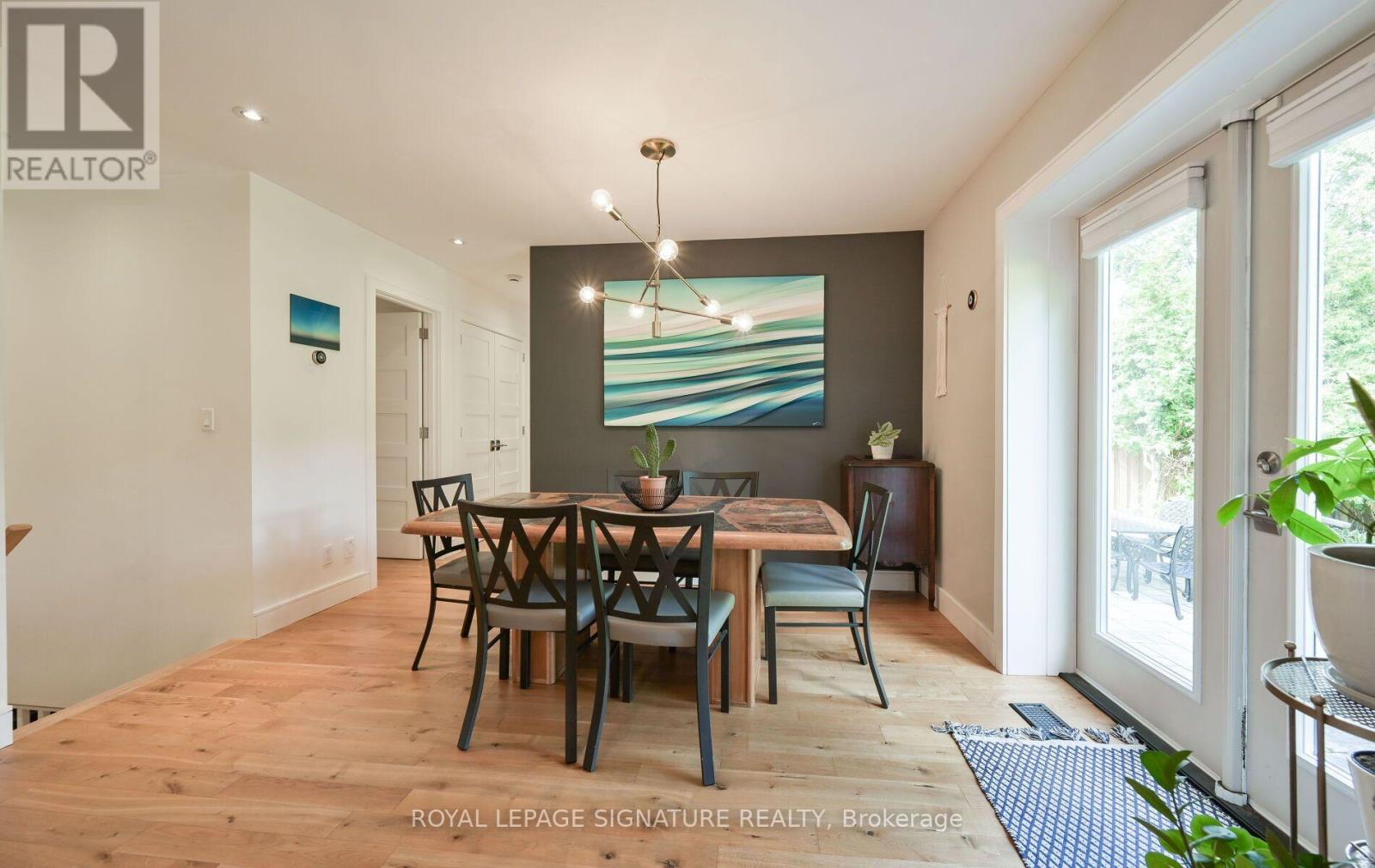 903 Johnathan Drive, Mississauga, Ontario  L4Y 1J7 - Photo 13 - W13760174