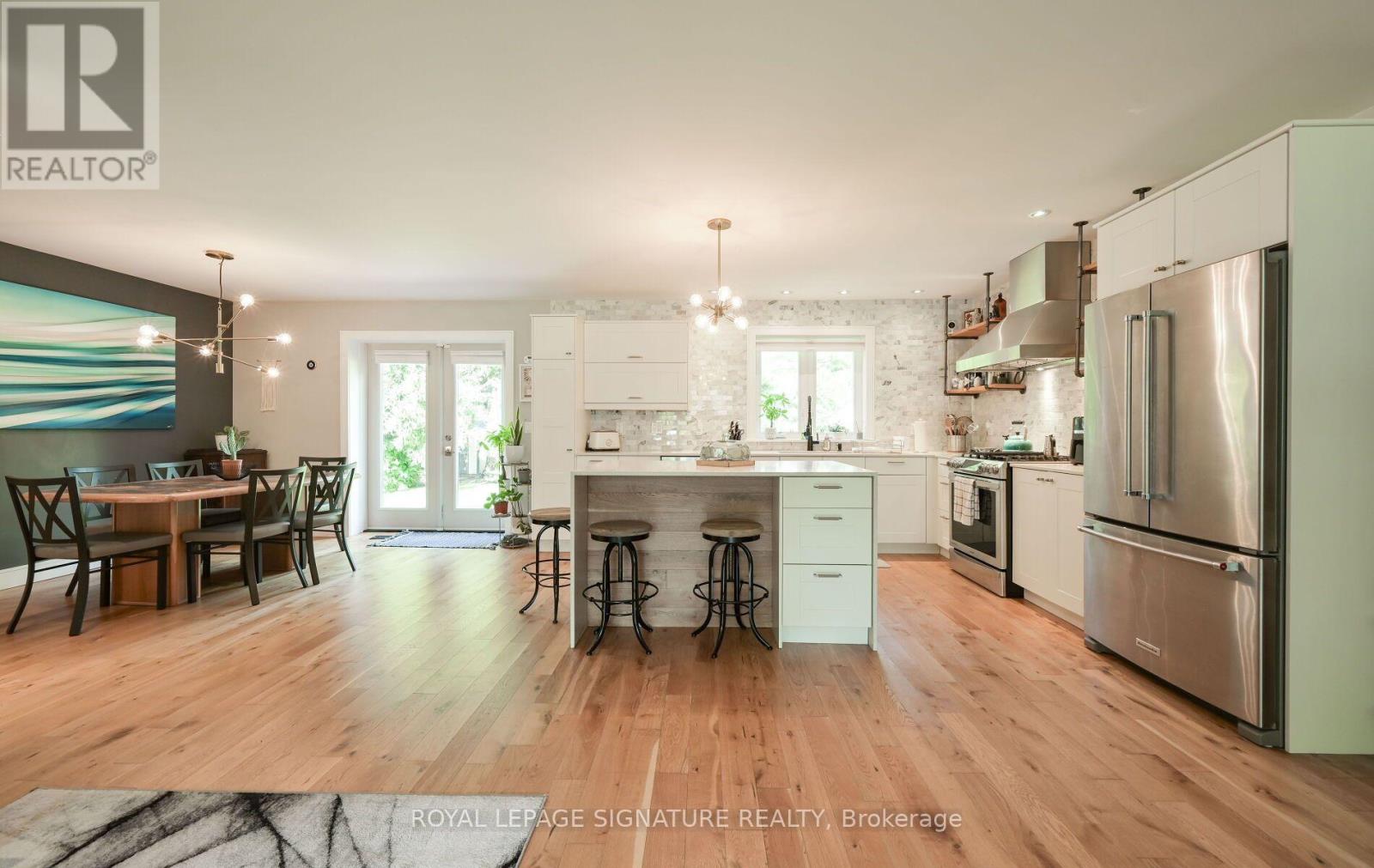 903 Johnathan Drive, Mississauga, Ontario  L4Y 1J7 - Photo 15 - W13760174