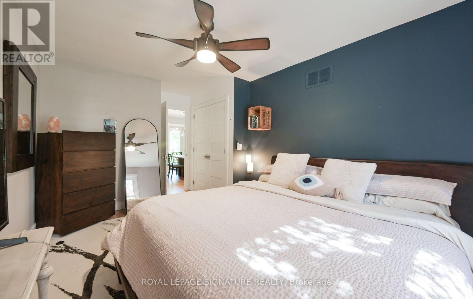 903 Johnathan Drive, Mississauga, Ontario  L4Y 1J7 - Photo 23 - W13760174