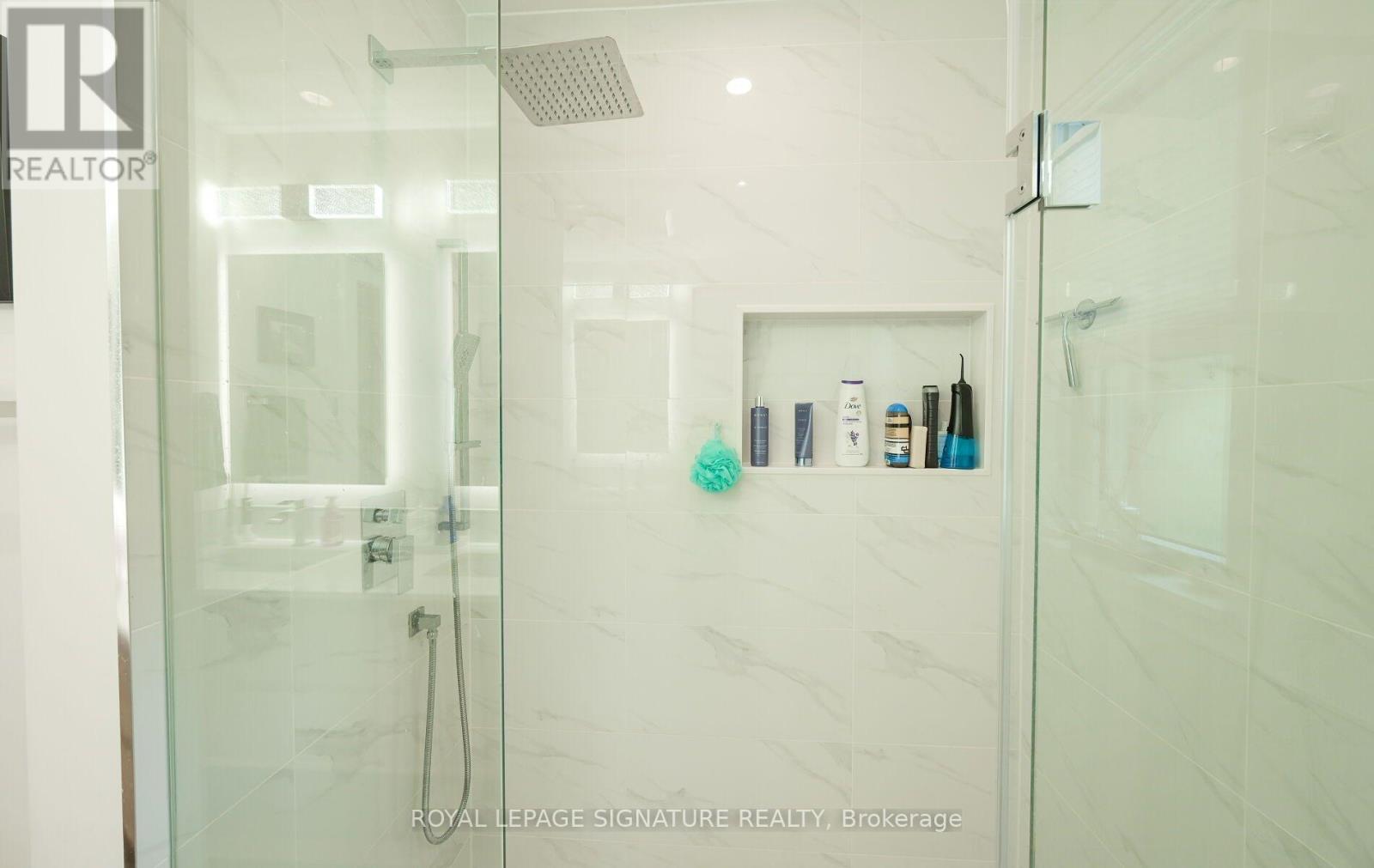 903 Johnathan Drive, Mississauga, Ontario  L4Y 1J7 - Photo 29 - W13760174
