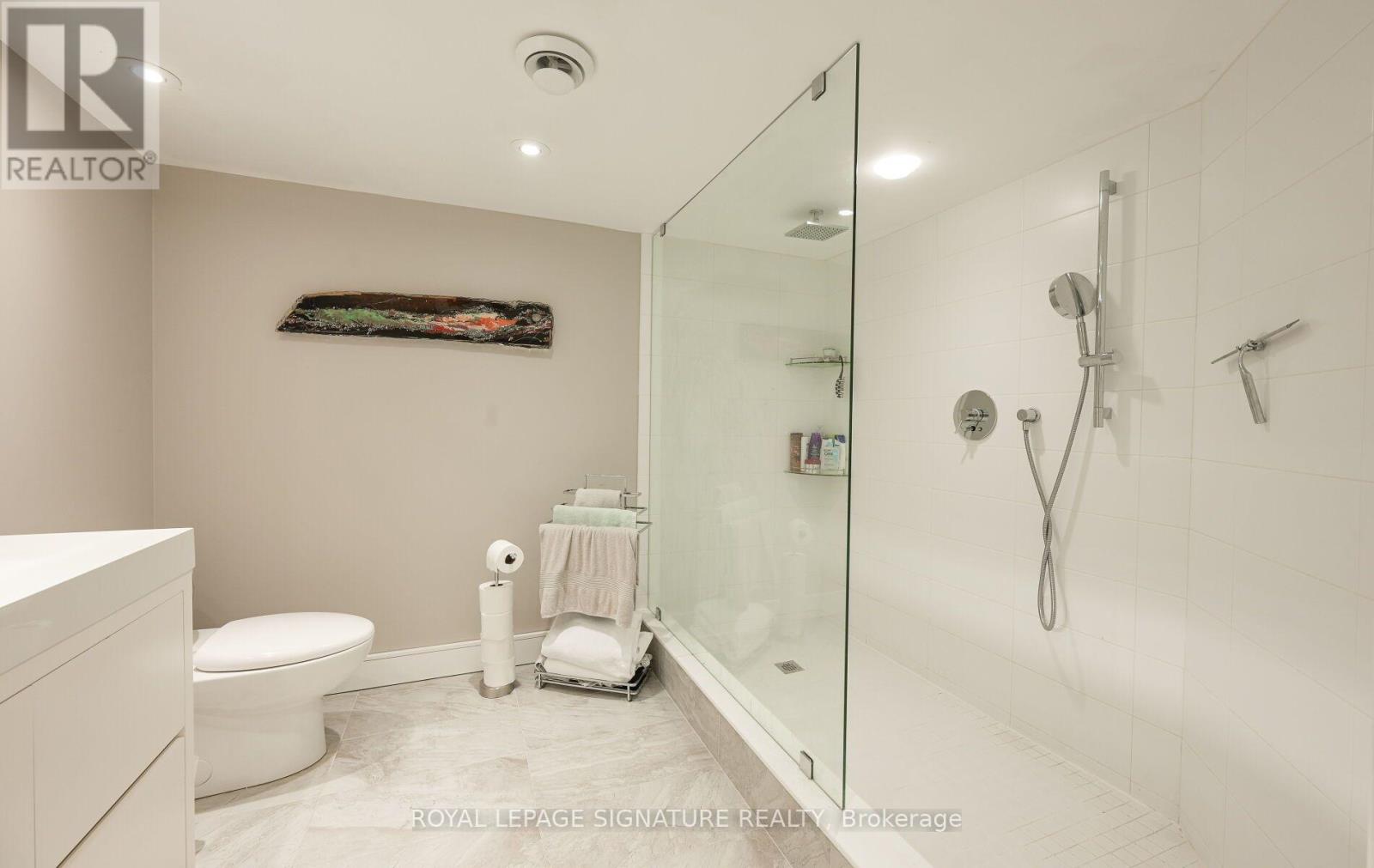 903 Johnathan Drive, Mississauga, Ontario  L4Y 1J7 - Photo 38 - W13760174