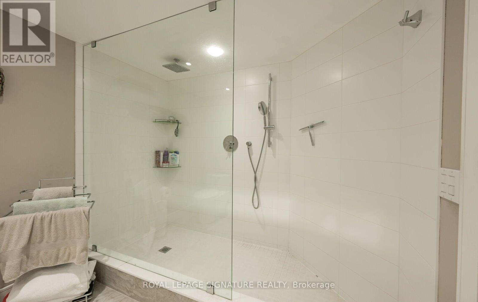 903 Johnathan Drive, Mississauga, Ontario  L4Y 1J7 - Photo 41 - W13760174