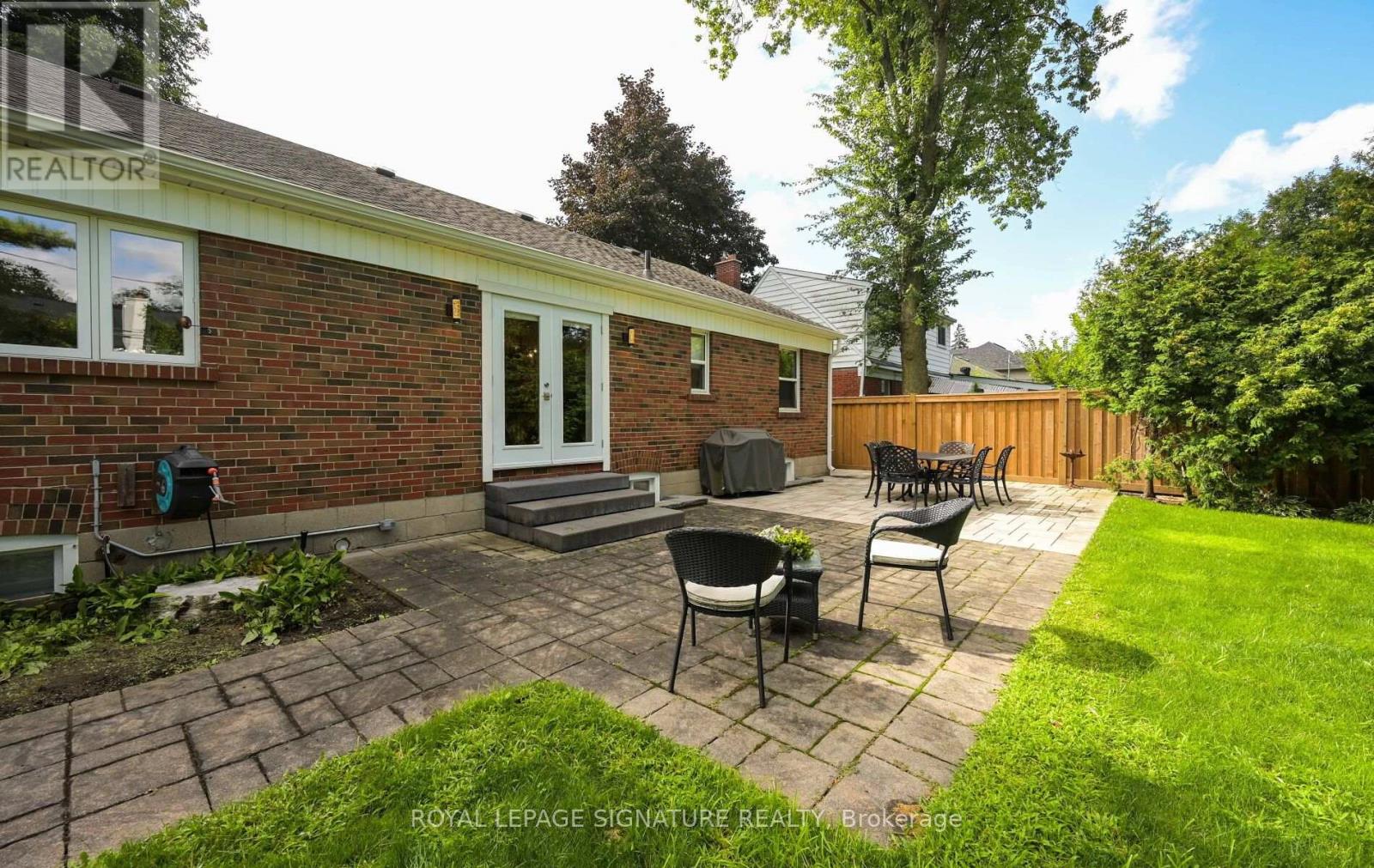 903 Johnathan Drive, Mississauga, Ontario  L4Y 1J7 - Photo 46 - W13760174