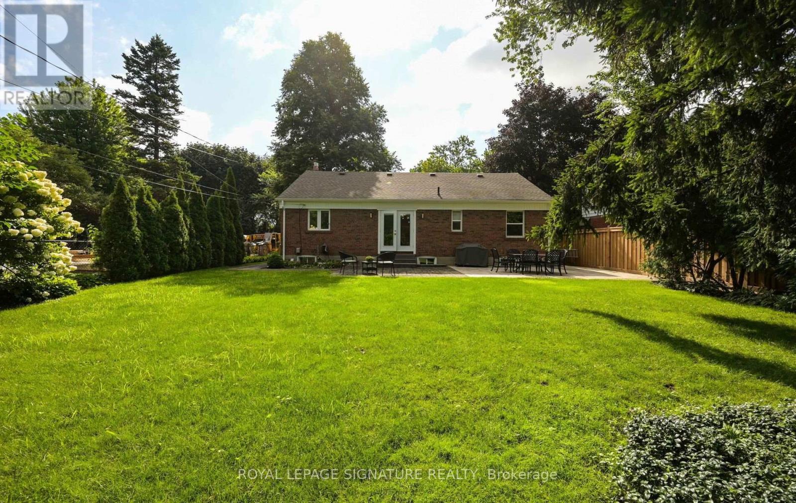 903 Johnathan Drive, Mississauga, Ontario  L4Y 1J7 - Photo 50 - W13760174