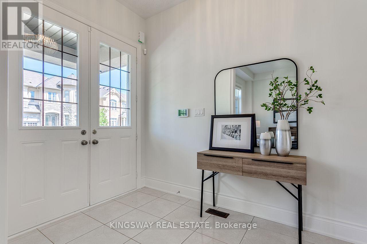 3226 William Rose Way, Oakville, Ontario  L6H 0T6 - Photo 7 - W13760176