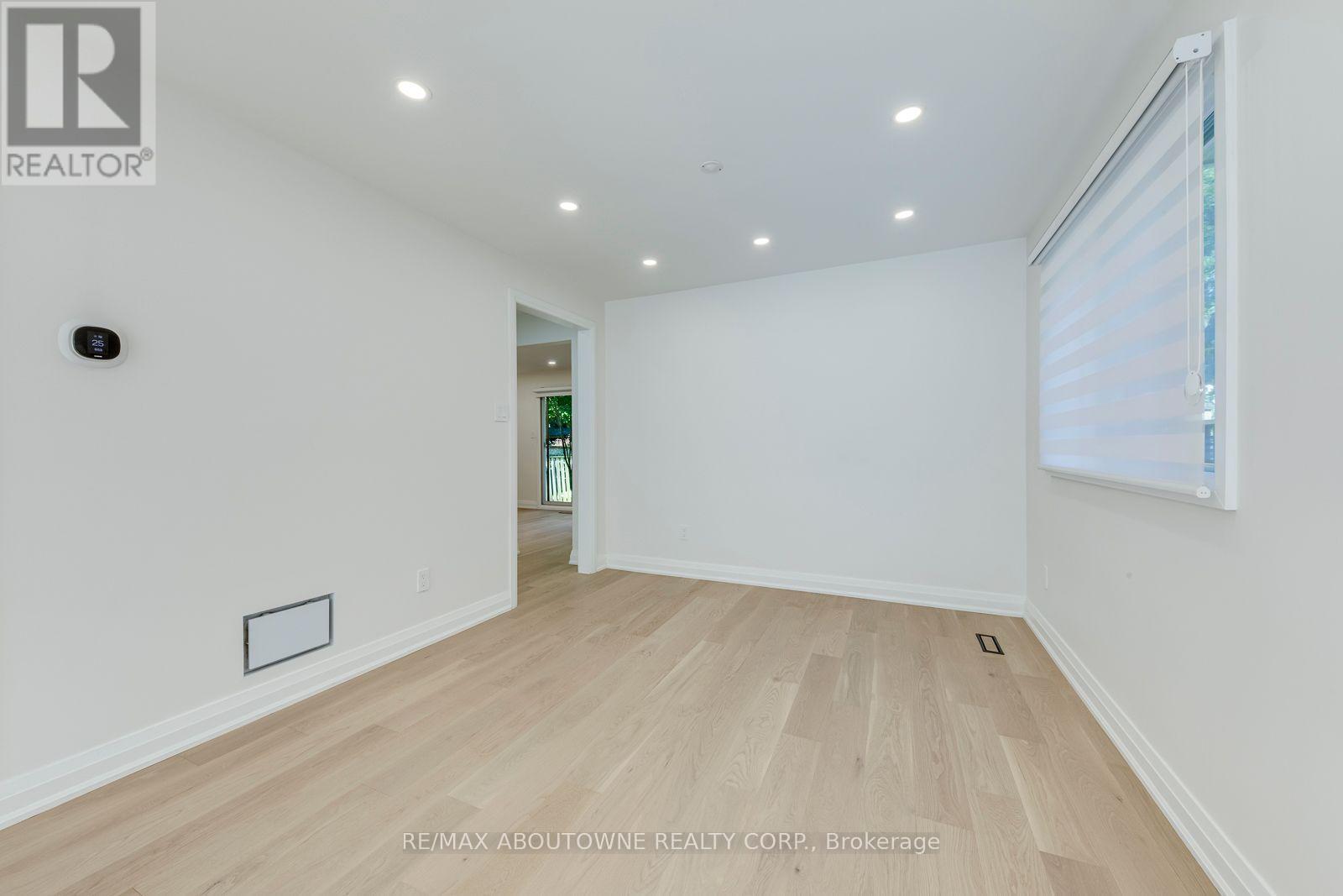3065 Silverthorn Drive, Oakville, Ontario  L6L 5N5 - Photo 10 - W13760180