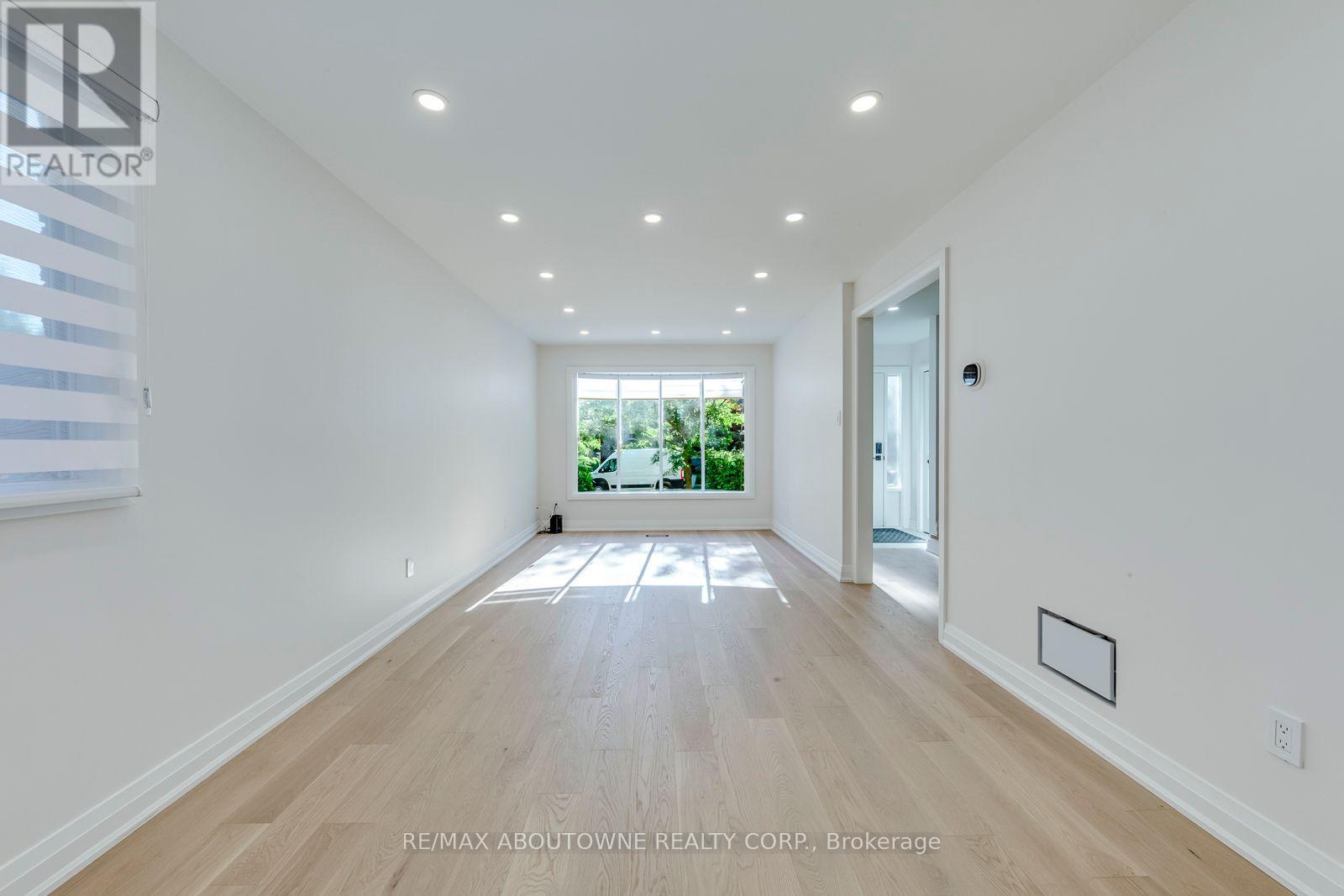 3065 Silverthorn Drive, Oakville, Ontario  L6L 5N5 - Photo 11 - W13760180