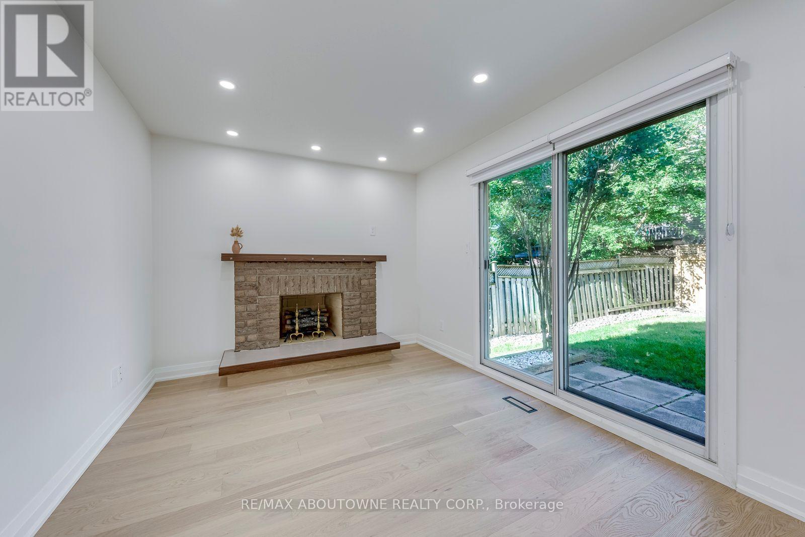 3065 Silverthorn Drive, Oakville, Ontario  L6L 5N5 - Photo 14 - W13760180