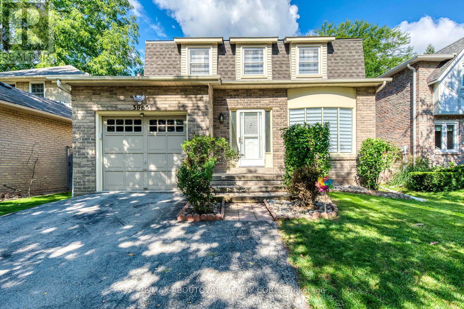 3065 Silverthorn Drive, Oakville, Ontario  L6L 5N5 - Photo 2 - W13760180