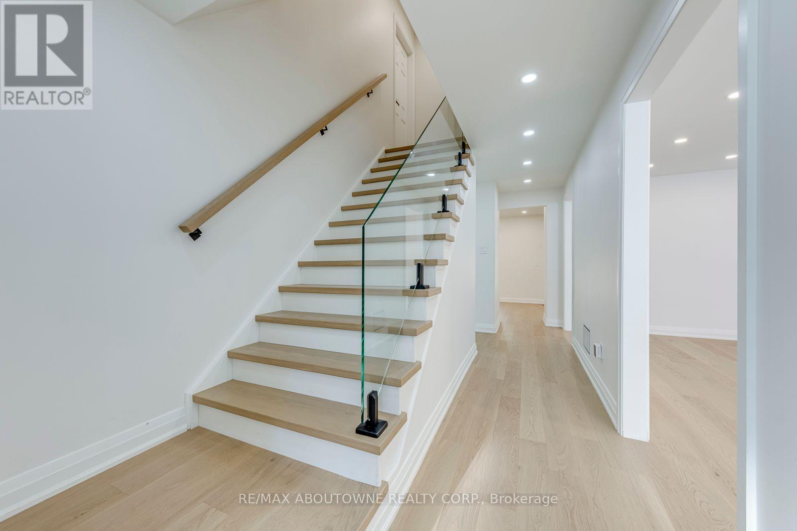 3065 Silverthorn Drive, Oakville, Ontario  L6L 5N5 - Photo 27 - W13760180