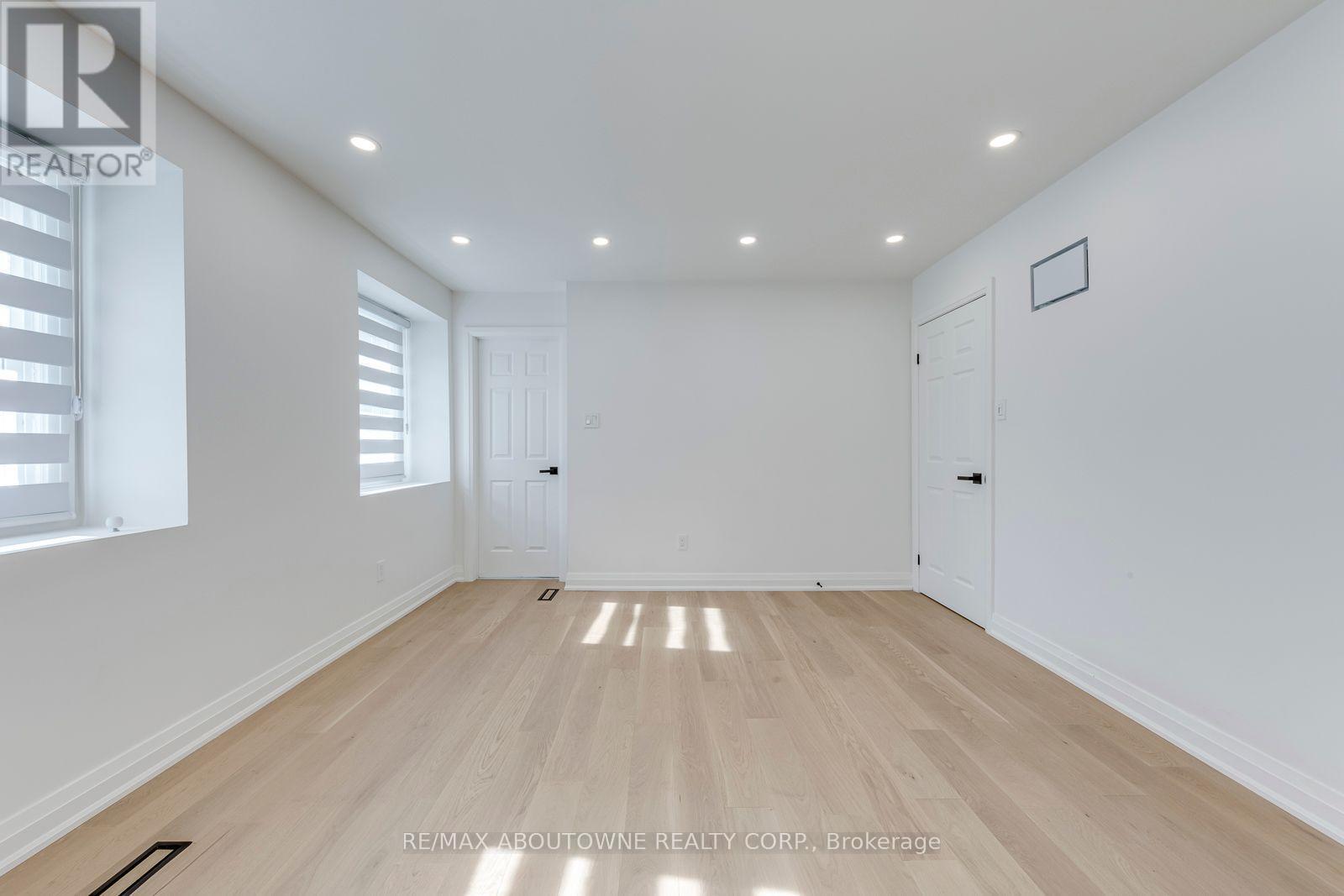 3065 Silverthorn Drive, Oakville, Ontario  L6L 5N5 - Photo 29 - W13760180
