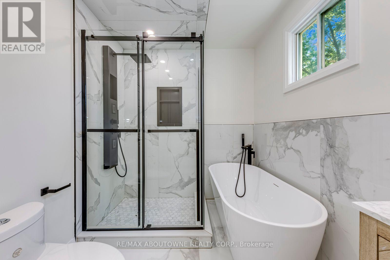 3065 Silverthorn Drive, Oakville, Ontario  L6L 5N5 - Photo 38 - W13760180
