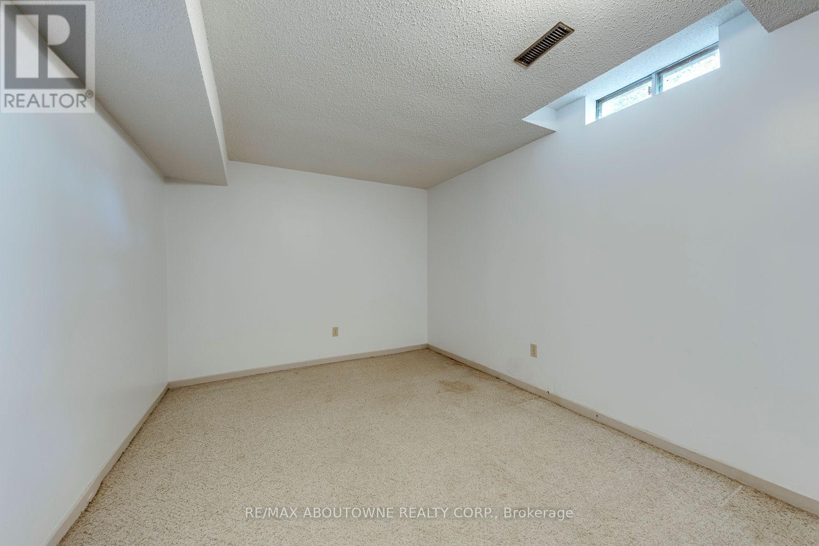 3065 Silverthorn Drive, Oakville, Ontario  L6L 5N5 - Photo 43 - W13760180