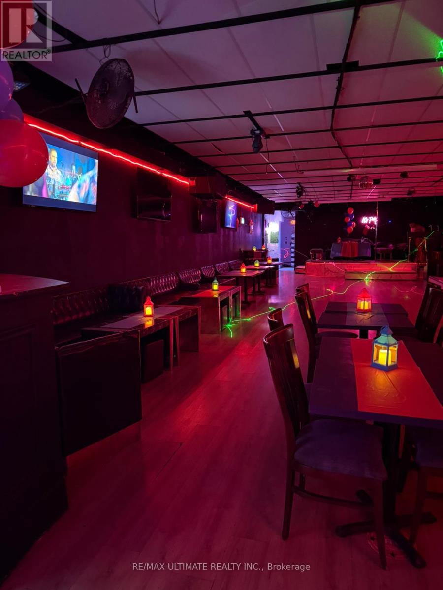 1355 St Clair Avenue W, Toronto, Ontario  M6E 1C5 - Photo 6 - W13760204