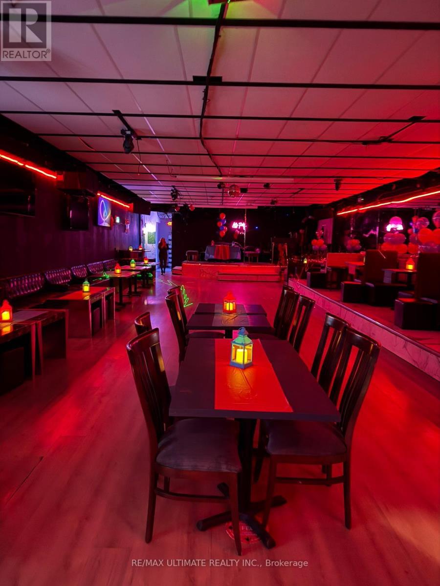 1355 St Clair Avenue W, Toronto, Ontario  M6E 1C5 - Photo 9 - W13760204