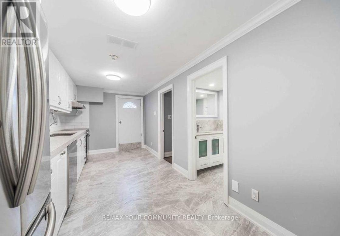 Lower - 24 Sombrero Court, Toronto, Ontario  M9L 2M6 - Photo 8 - W13760232