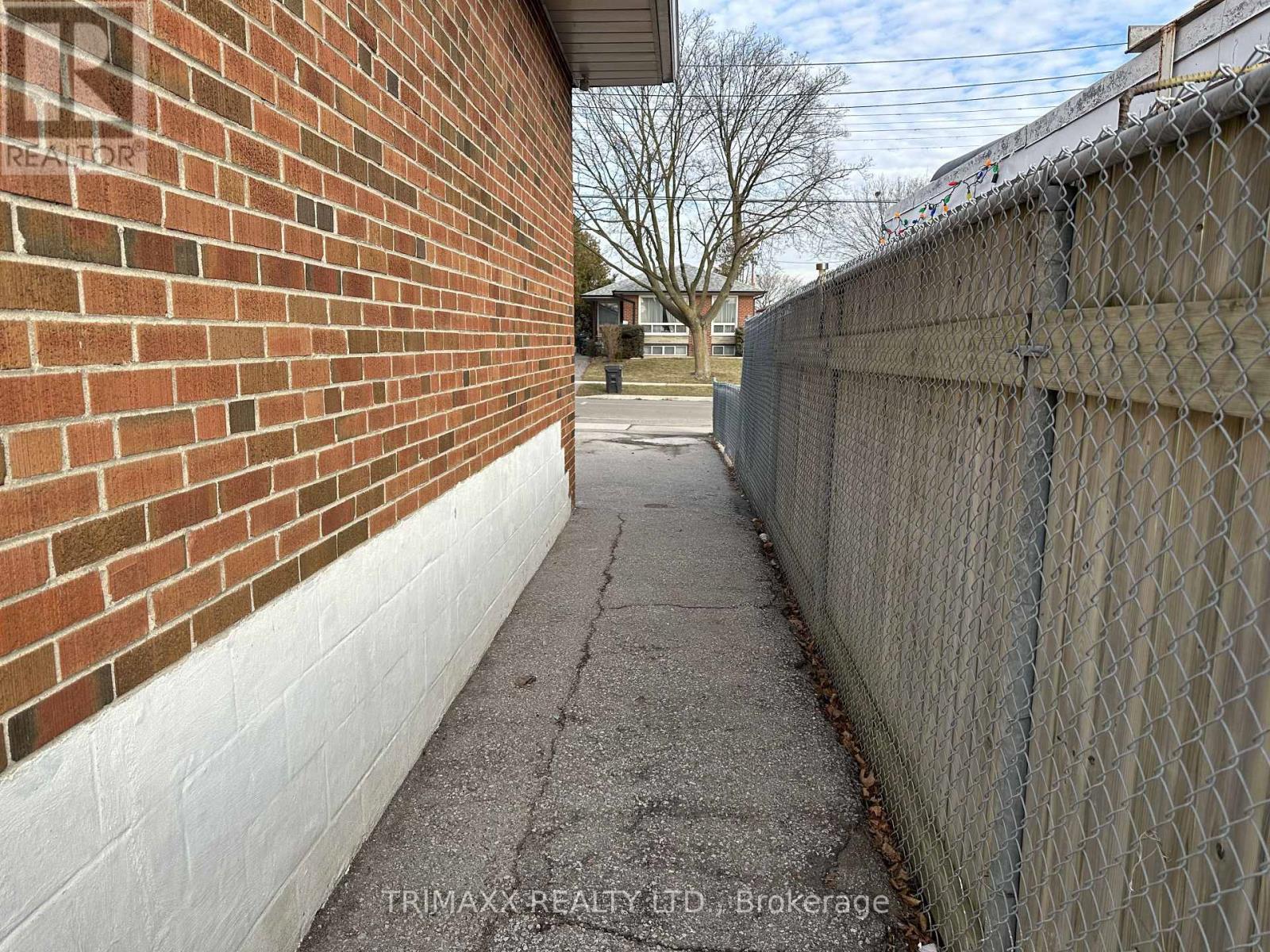 Bsmt - 93 Jeffcoat Drive, Toronto, Ontario  M9W 3B9 - Photo 2 - W13760298